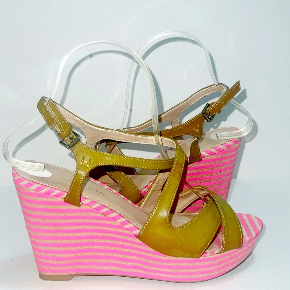 NWOT TOMMY HILFIGER Pink & Tan Wedges Sandals Wedge Sandals